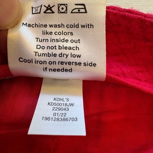 Draper James Women's‎ Size 6 Textured Red Shorts - Picture 9 of 9